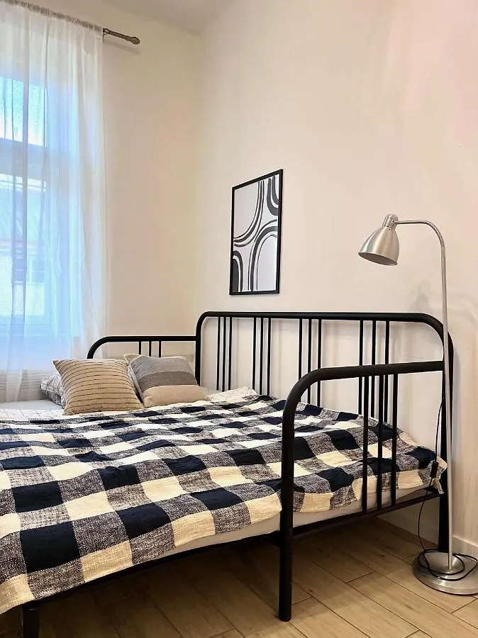 Quiet Apartment Close To Center Praga